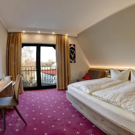 Hotel Zur Schmiede 2*