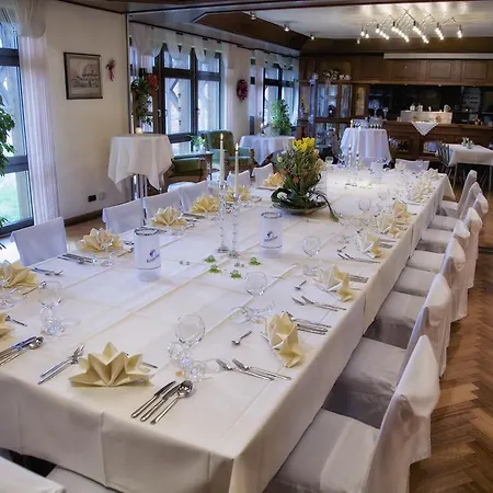 Zur Schmiede ホテル アルスフェルト